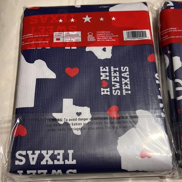 New Set of 2 “Home Sweet Texas” & “Home” Stars Flannel Backing Tablecloth - Picture 3 of 8
